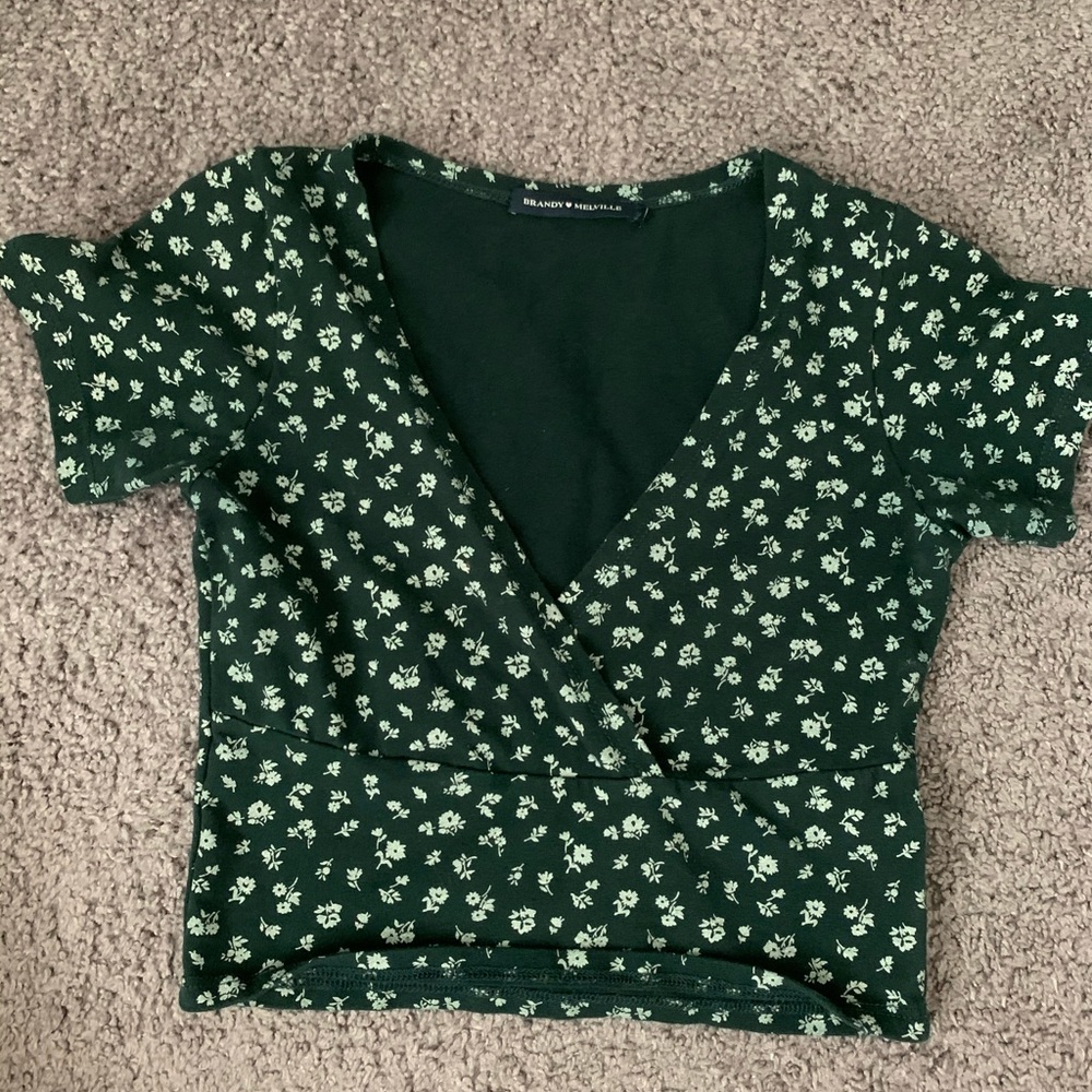 brandy melville green top,white flowering details